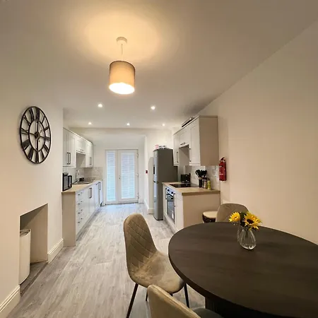 Cosy 4 Bed Filton * Bristol
