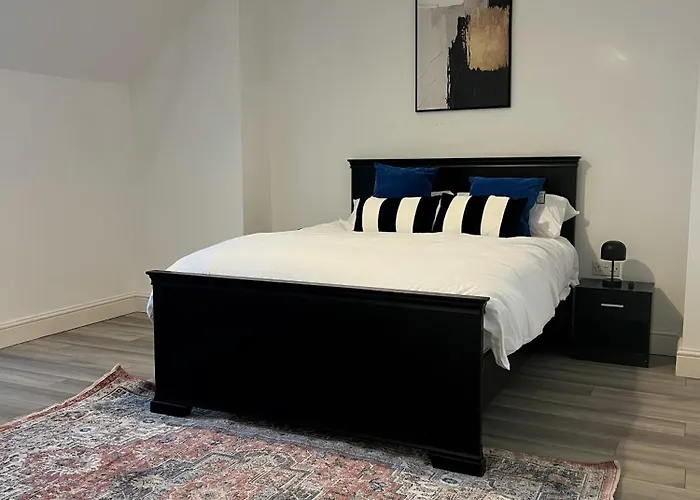 Cosy 4 Bed Filton شقة بريستول